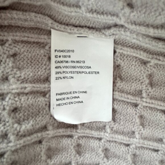 Tristan Light Grey Cable Knit Turtleneck Sweater – Medium - Picture 8 of 9